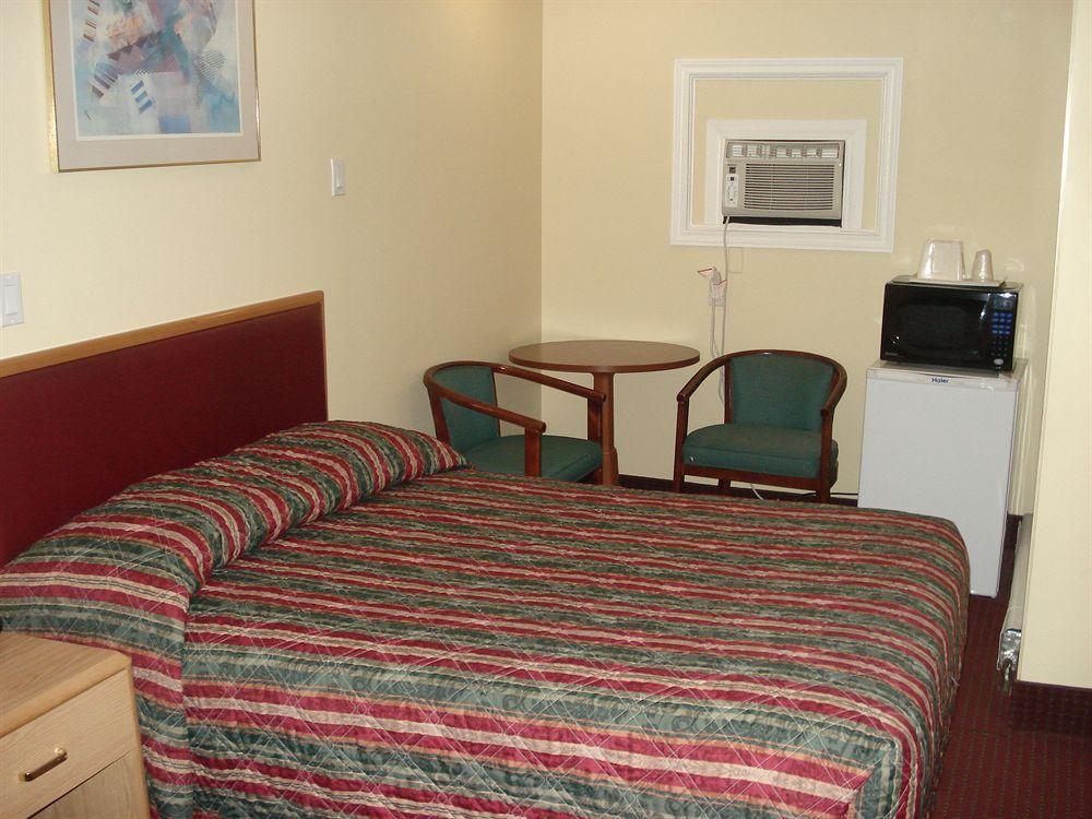 Lincoln Motel Sturgeon Falls Eksteriør bilde