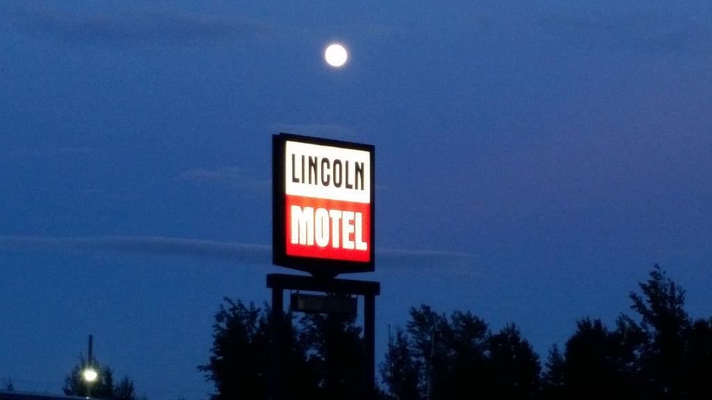 Lincoln Motel Sturgeon Falls Eksteriør bilde
