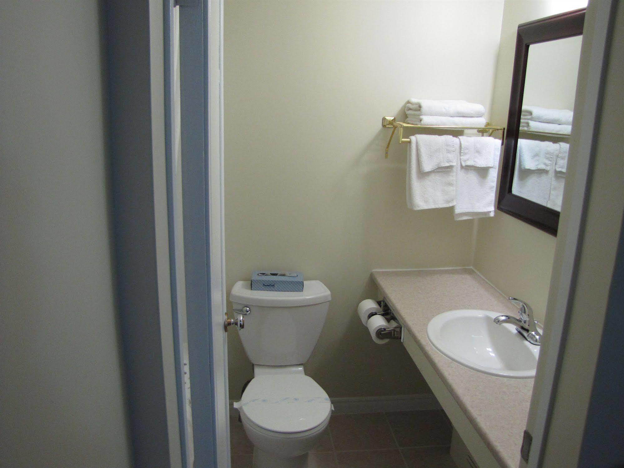 Lincoln Motel Sturgeon Falls Eksteriør bilde