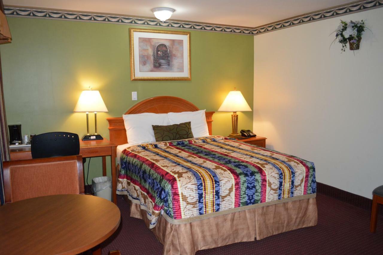 Lincoln Motel Sturgeon Falls Eksteriør bilde
